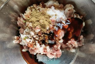 槐花韭菜猪肉饺的做法步骤：11