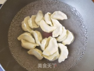 槐花韭菜猪肉饺的做法步骤：22