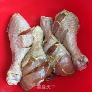 酱香鸡腿的做法步骤：1