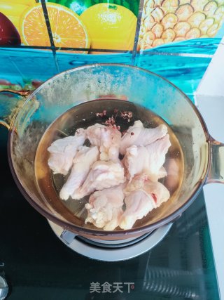 酥脆洋葱鸡翅根的做法步骤：1