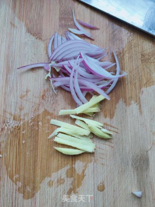 酥脆洋葱鸡翅根的做法步骤：4