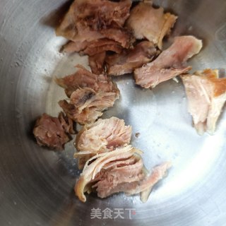 西兰花鸡腿肉沙拉的做法步骤：2