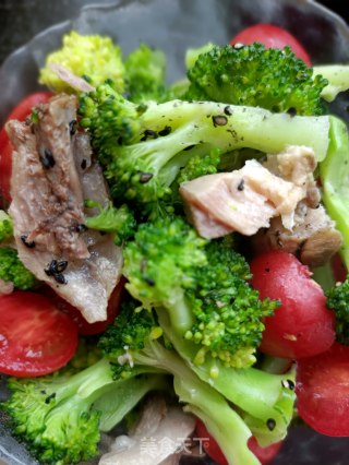 西兰花鸡腿肉沙拉的做法步骤：11
