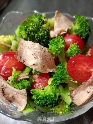 西兰花鸡腿肉沙拉的做法步骤：13