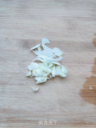 腐竹炒芹菜的做法步骤：4