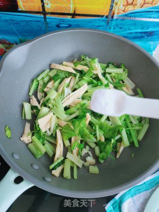 腐竹炒芹菜的做法步骤：7