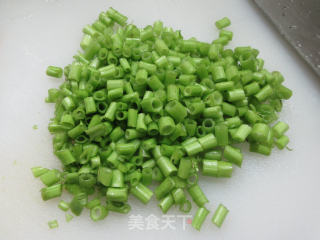 空心菜梗炒茭白的做法步骤：2