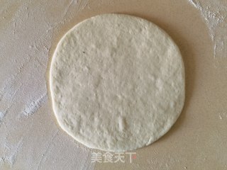 槐花韭菜猪肉馅儿饼的做法步骤：2