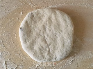 槐花韭菜猪肉馅儿饼的做法步骤：5