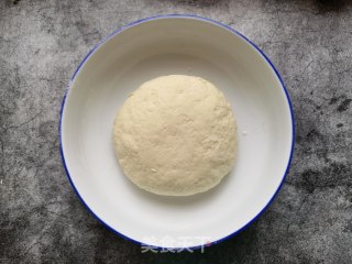 槐花韭菜猪肉包的做法步骤：5