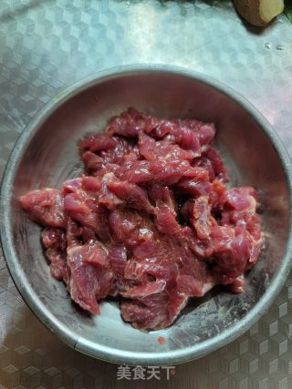 牛肉炒空心菜的做法步骤：3