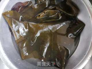 海带骨头汤的做法步骤：2