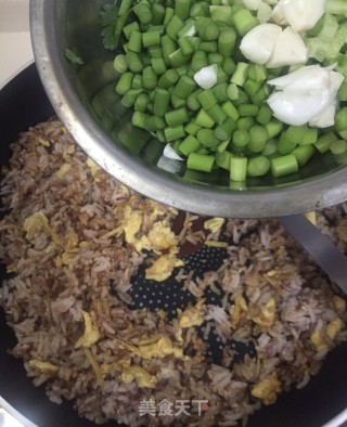 姜丝蛋炒饭的做法步骤：10