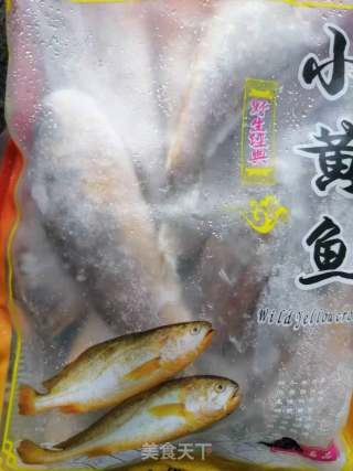 香酥黄花鱼的做法步骤：1