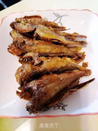 香酥黄花鱼的做法步骤：4