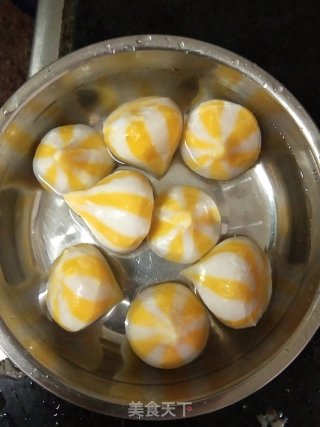 牛肉粒翻炒白菜花的做法步骤：2