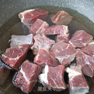 白煮牛肉的做法步骤：1