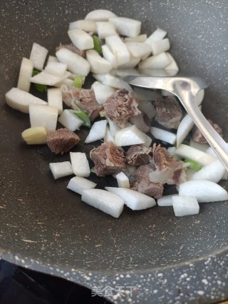 白萝卜烧牛肉的做法步骤：6