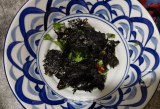酸辣槐花韭菜猪肉饺的做法步骤：3