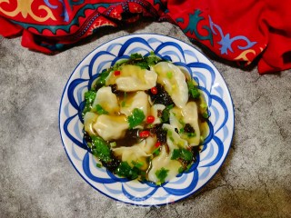 酸辣槐花韭菜猪肉饺的做法步骤：8