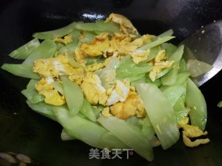 莴笋炒鸡蛋的做法步骤：5