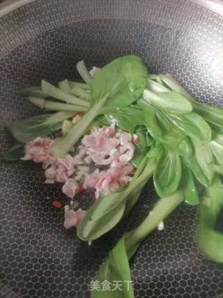 青菜肉丝面的做法步骤：4