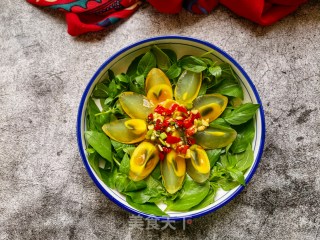 荆芥拌变蛋的做法步骤：8