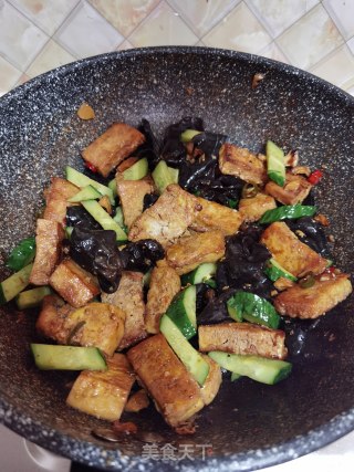 青瓜木耳烧豆腐的做法步骤：15