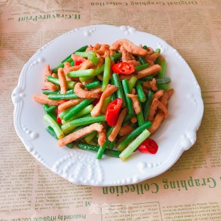 鸡肉炒蒜苔的做法步骤：11