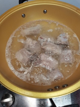 杂菌排骨汤的做法步骤：2