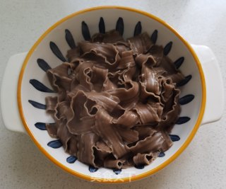 油泼荞麦刀削面的做法步骤：6