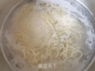 西红柿黄瓜凉饸烙的做法步骤：13