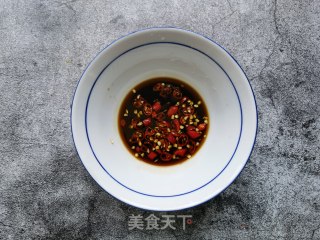 西红柿黄瓜凉饸烙的做法步骤：17