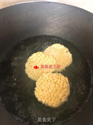 让你舔盘的鸡蛋炒面的做法步骤：2