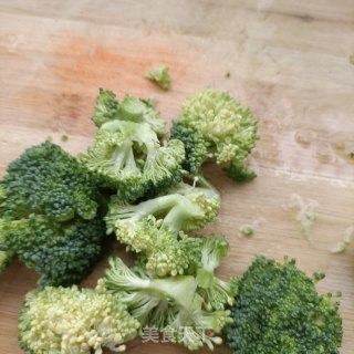 豌豆西兰花牛肉沙拉的做法步骤：3