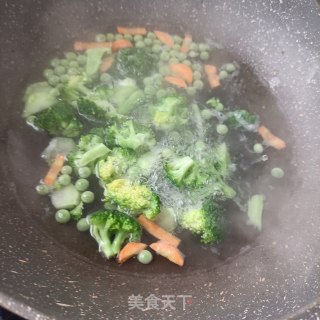 豌豆西兰花牛肉沙拉的做法步骤：6