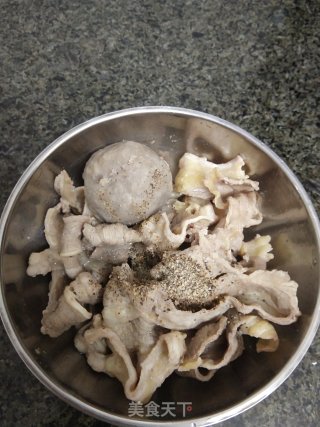 清水煮牛肉火锅的做法步骤：4