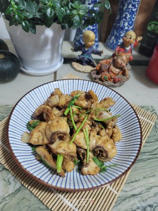 香菜炒脆鲩鱼的做法步骤：8