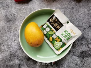 坚果芒果酸奶杯的做法步骤：1
