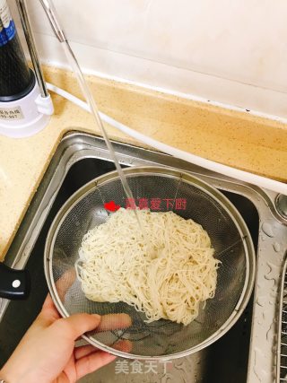 好吃到连汤都喝了的番茄鸡蛋面的做法步骤：4
