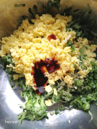 黄瓜鸡蛋素水饺的做法步骤：5
