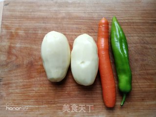 土豆鸡蛋素水饺的做法步骤：1
