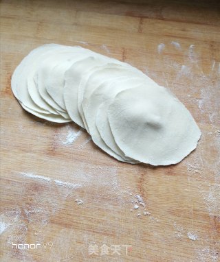 土豆鸡蛋素水饺的做法步骤：8