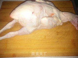电饭煲烧鸡的做法步骤：1