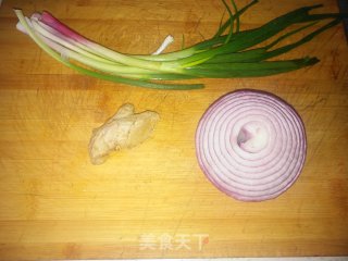 电饭煲烧鸡的做法步骤：3