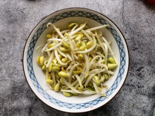 青花椒水煮鱼的做法步骤：2
