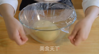 香甜柔软的椰蓉吐司，每一口都能吃到超多的椰蓉馅料！的做法步骤：4