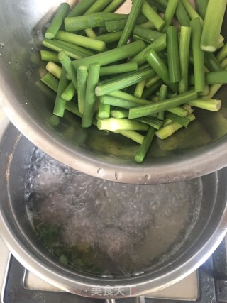 牛丸荷包蛋汤面的做法步骤：8