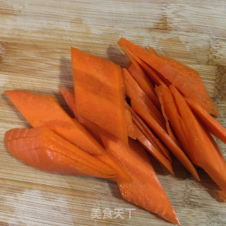 荷兰豆炒虾仁的做法步骤：3