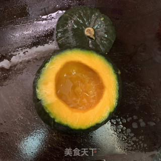 贝贝南瓜蒸蛋羹的做法步骤：2